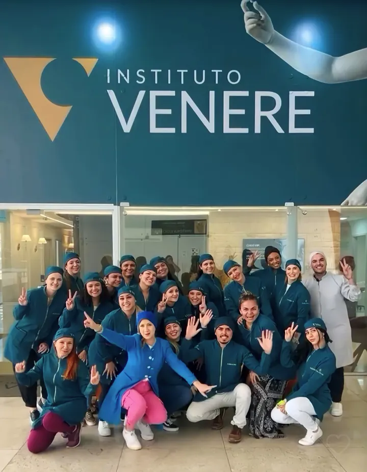 Turma do Instituto Venere reunida na unidade